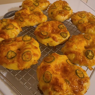 Jalapeño Cheddar Sourdough Bagels