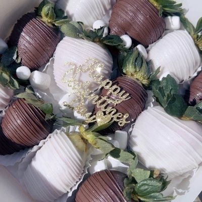 Classic Dipped Strawberry Dozen 