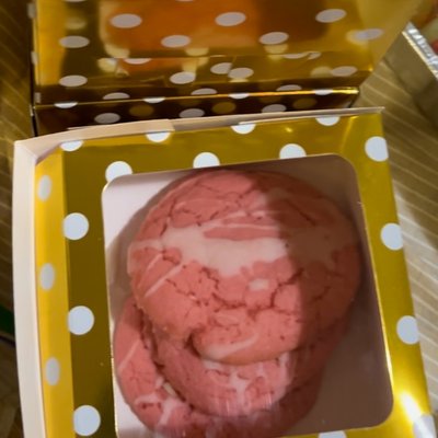 Strawberry Cream Cookies
