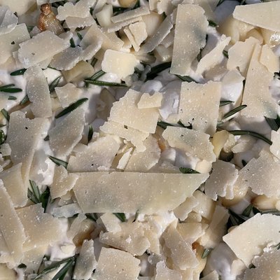 8x8 Rosemary/Parmesan/Roasted garlic Foccocia   