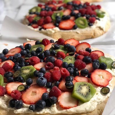 Large Fruit Pizza