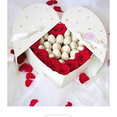 Flowers N Berry Box 