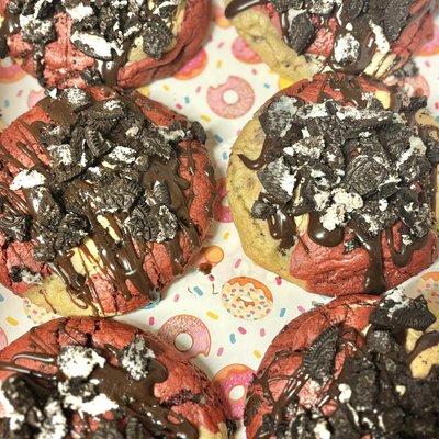 Chocolate Chip/Red Velvet Topped With Hot Fudge & Oreo Cookies