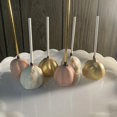 Pumpkin Shaped Cake Pops