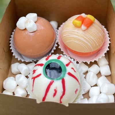 Custom Cocoa Bombs 