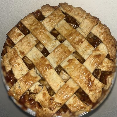 9” Cinnamon Apple Pie