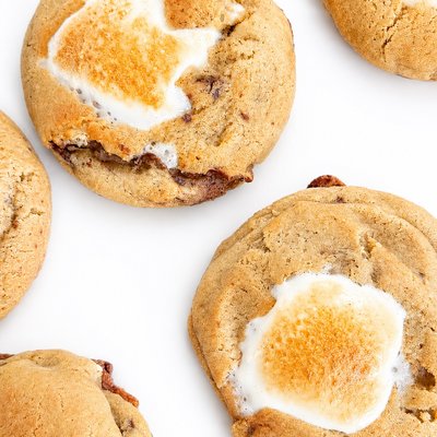 Stuffed S’mores Jumbo Cookie