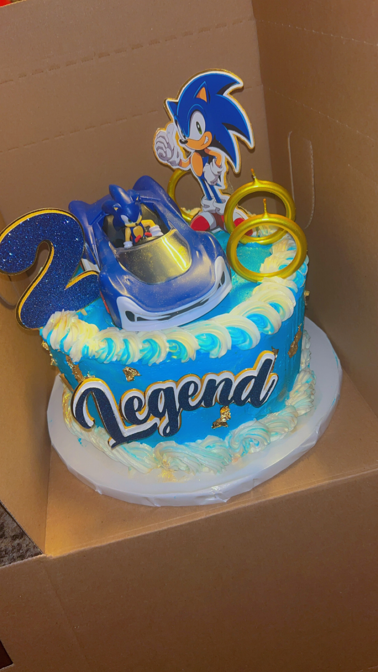 CUSTOM 8’ CAKE 