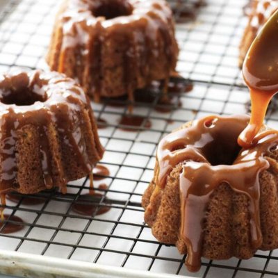 Mini Caramel Apple Bundts 