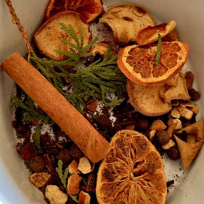 Grandma’s Kitchen Simmer Pot (Simply Add Water And Simmer)