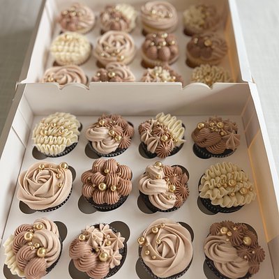 Aesthetic Cupcake Box (12pcs)