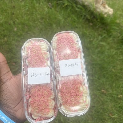 Strawberry Crunch Mini Cake