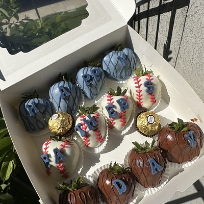 A dozen “Happy Father’s Day” Berries