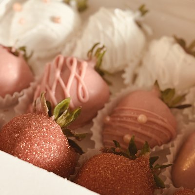 Custom Covered Strawberries/Strawberry Centerpieces