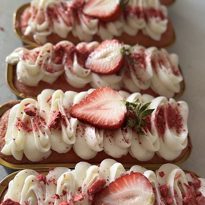 Strawberry  mini Cake