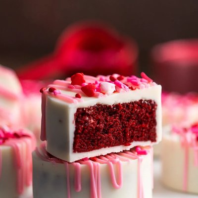 Red Velvet Cake Pucks