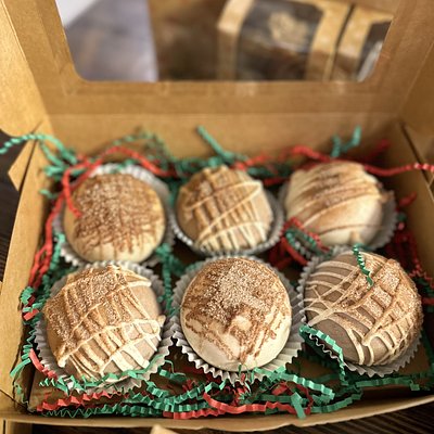 Snickerdoodle Hot Cocoa Bombs