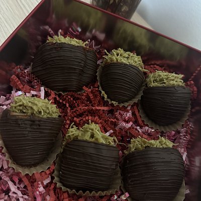 Dubai Chocolate Covered Strawberries