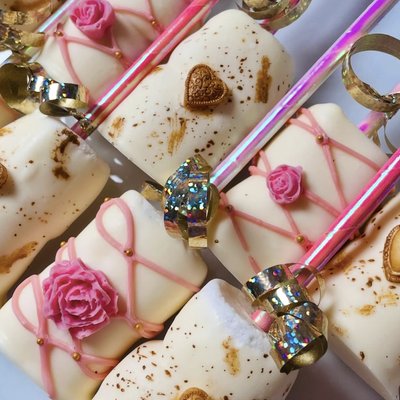 Marshmallow pops