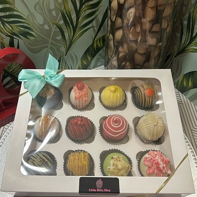 Cake Truffles                                     1 Dozen - 12 Flavors