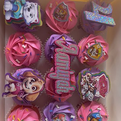Dozen Cupcakes (12ct) w/custom Toppers