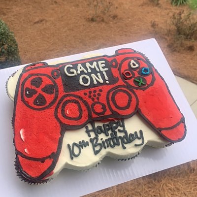 Pull Apart Cupcake Cake