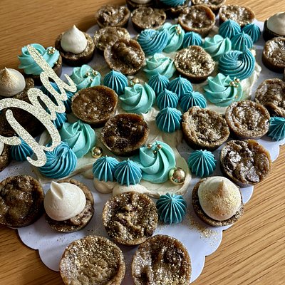 Buttercream Board (10x14 $44 & 19x14 $56)