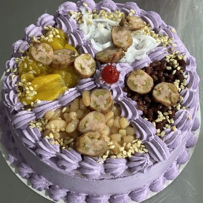 Halohalo Cake