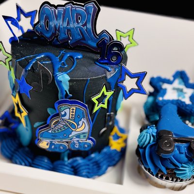Bento Box 4 Or 5 Inch Cake with 2 Cupcakes One Flavor 