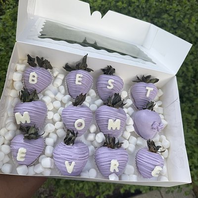 Chocolate Covered Strawberries 12ct 