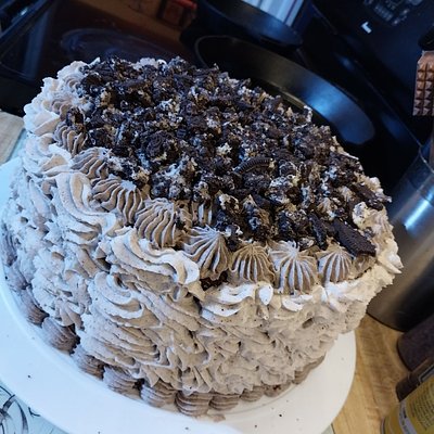 Oreo Supreme - 8" Vintage Heart Shaped