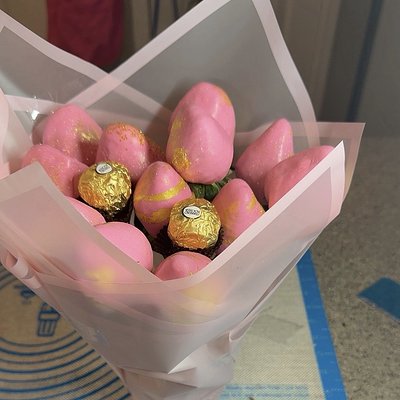 Chocolate covered strawberries( Luxury Berry Bling