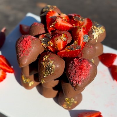 Chocolate Covered Strawberry Cake 