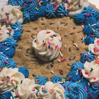 8” Chocolate Chip Cookie Cake
