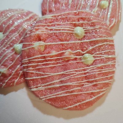 Strawberry White Chocolate Chip Cookies 