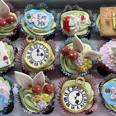 Custom Cupcakes/Dozen