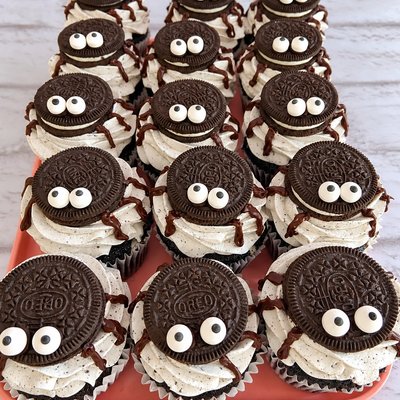 Chocolate Oreo Spider Cupcakes