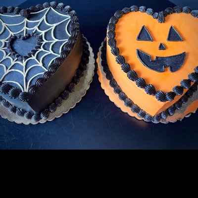 Halloween Vintage Heart Cake
