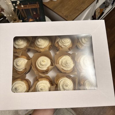 Vanilla Bean Butter Cream Cupcakes !