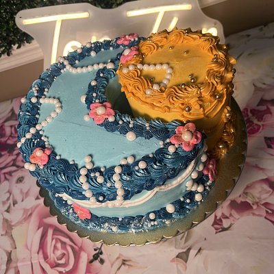 Sun And Moon Cake 