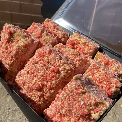 Strawberry Crunch Cheesecake 