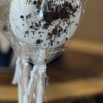 Cookies & Cream Cake Pop