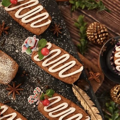 Gingerbread Mini Loaves 🎄 