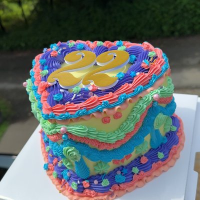 6” 3 Layer Heart Cake - Feeds About 14 