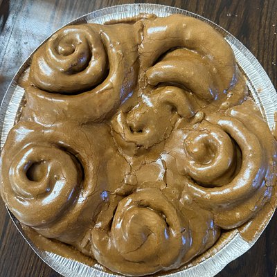 1/2 Dozen Maple Cinnamon Rolls
