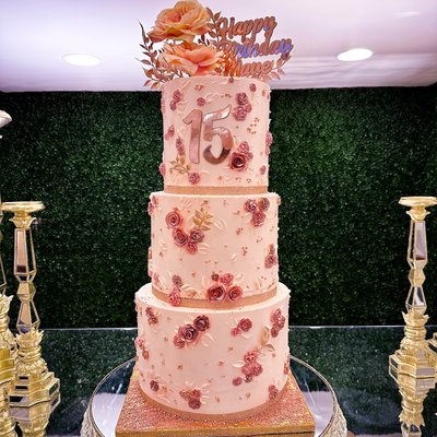 Sweet Sixteen And Quinceañera Cake