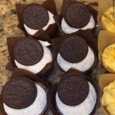 Vanilla Cupcakes (6) (Specify What Flavor You Would Like)