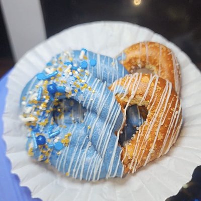 Chocolate Covered Pretzels 