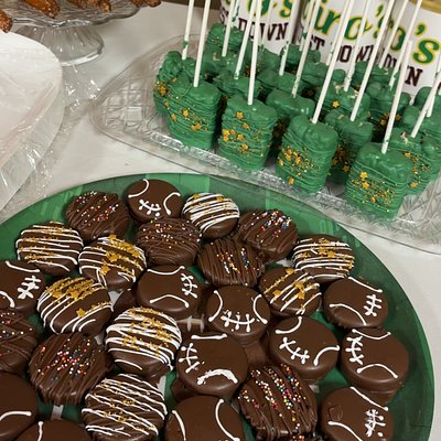 Dipped Oreos - 12 Count