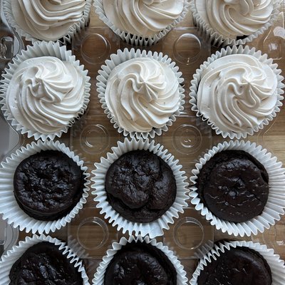 Gluten-free Chocolate Cupcakes (half size)